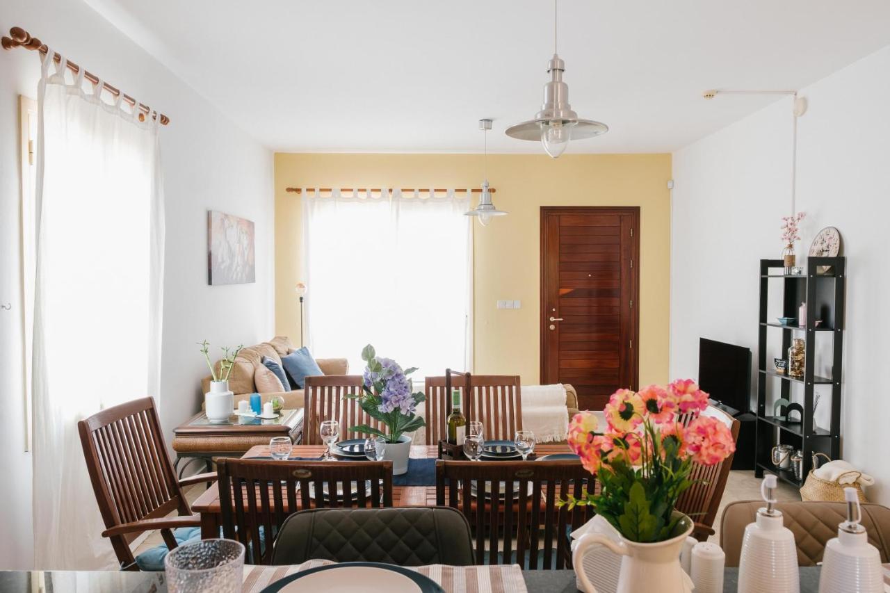 Aphrodite Gardens No.9 Luxury Apt Paphos Eksteriør billede