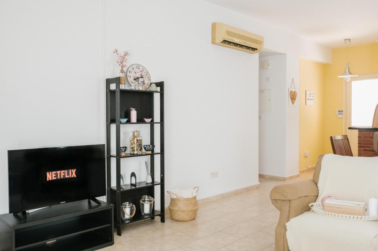 Aphrodite Gardens No.9 Luxury Apt Paphos Eksteriør billede